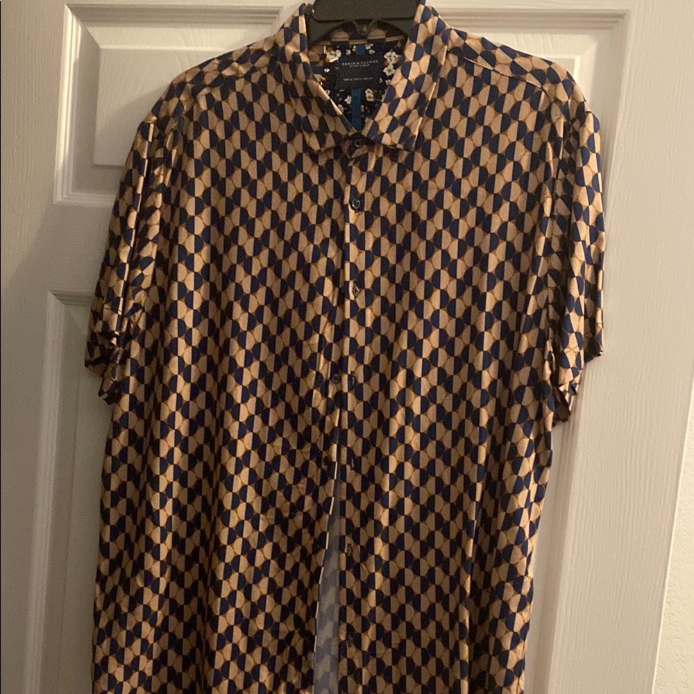 Perry Ellis Blue and Tan Casual Button Down Shirt with Geometric Design